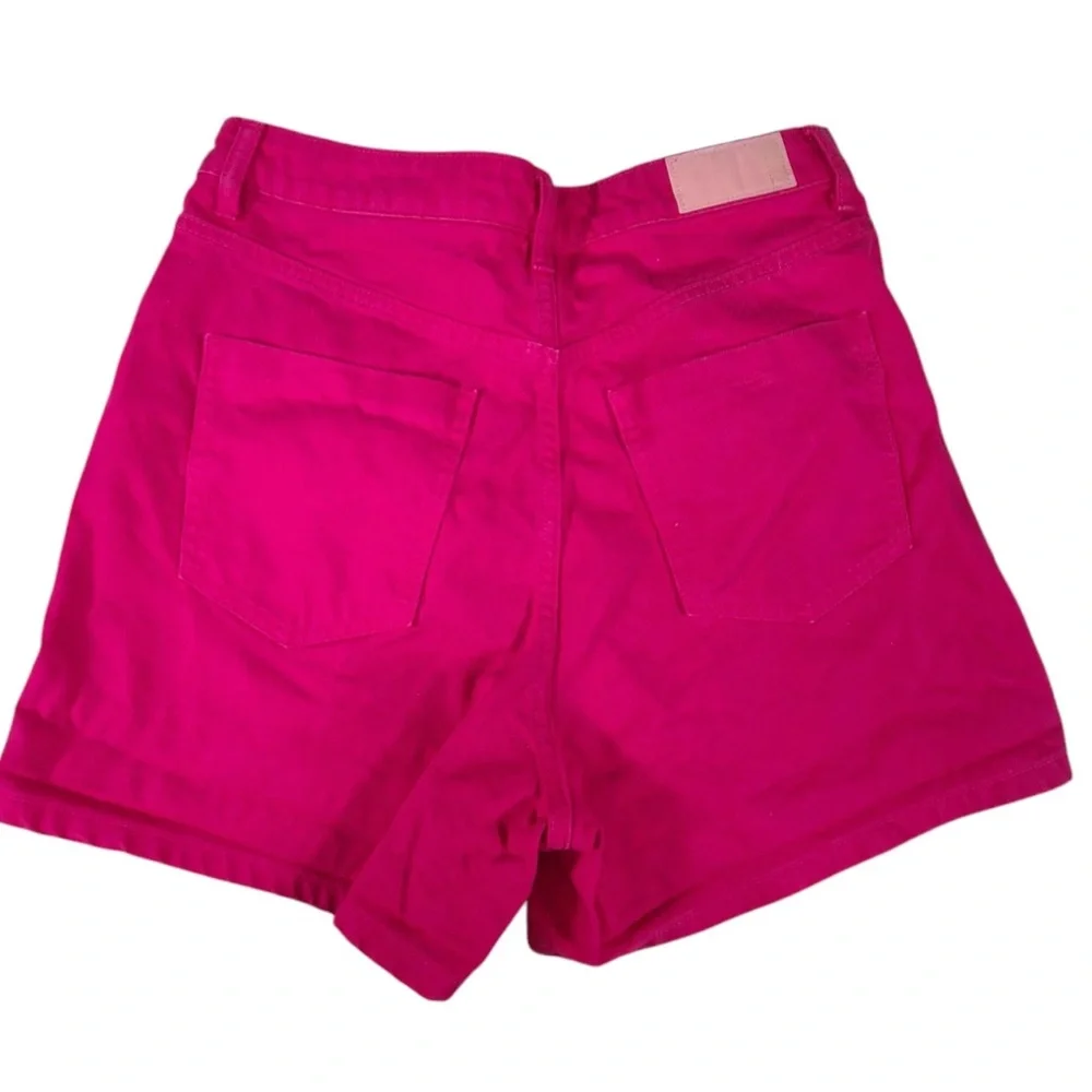 Zara‎ High-Waisted Fuchsia Denim Shorts 🌺